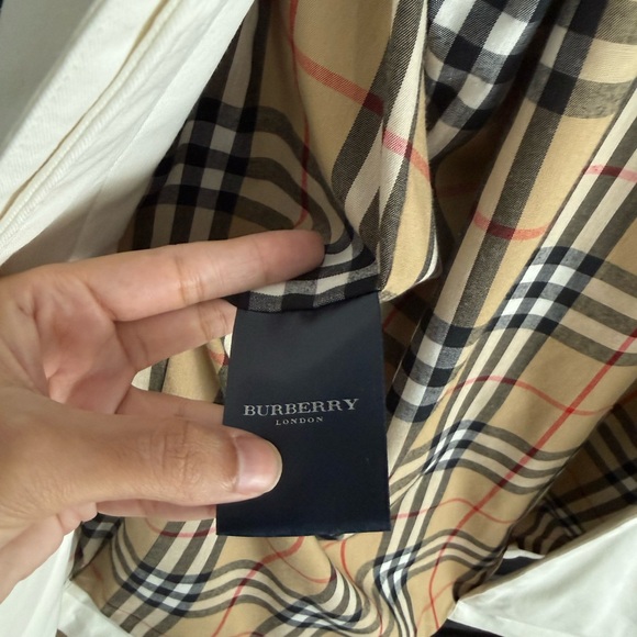 Burberry Cream Single Breasted Trench Coat - Picture 10 of 16